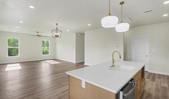 6601 April Bayou Dr, Biloxi, MS 39532