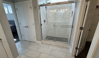 769 W Fairway Dr, Addison, IL 60101