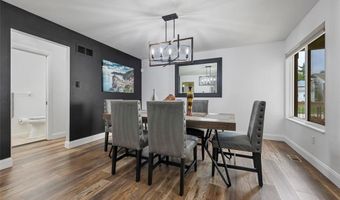 1710 Ridgeview Circle Dr, Ballwin, MO 63021