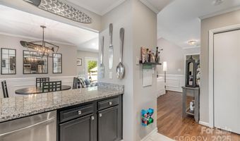 2722 Hillmont Dr, Charlotte, NC 28226
