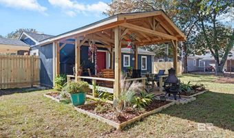 507 E Pine St, Atmore, AL 36502