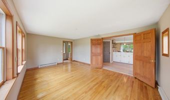 3 Lew May Dr, Andover, NJ 07860