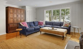 3 Raiders Ln, Darien, CT 06820