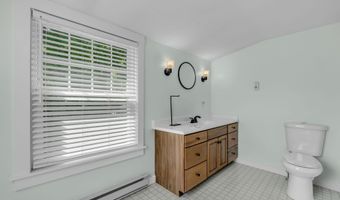 31 Wiley St, Bangor, ME 04401