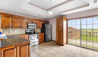 107 W Summit St, Aurora, MO 65605