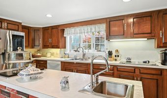 43 Green St, Augusta, ME 04330