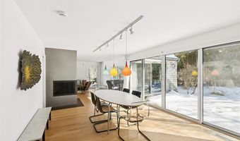 54 Gardiner Dr, Amagansett, NY 11930