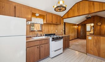 240 Black Point Rd, Alton, NH 03810