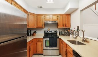 28 Spruce Ct, Bedminster, NJ 07921