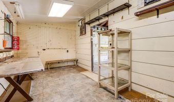 141 Macedonia Rd, Asheville, NC 28804