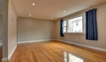 30 Trull St 2, Boston, MA 02125