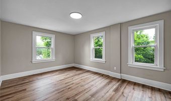 825 Dan St, Akron, OH 44310