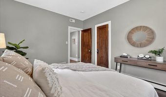 8025 McGee St, Affton, MO 63123