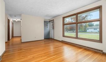 86 Forestdale Dr, Cumberland, RI 02864