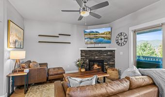 969 Camelot Dr, Ashland, OR 97520