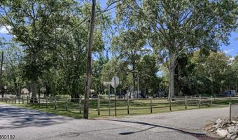 52 Riveredge Rd, Bayonne, NJ 07035