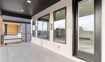 810 NW 11th St, Bentonville, AR 72712