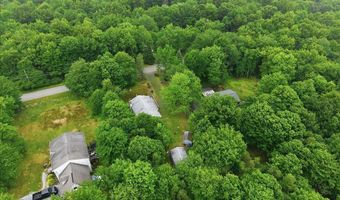 10 Lenape Trl, Albrightsville, PA 18210