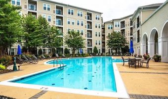 2465 ARMY NAVY Dr 1-203, Arlington, VA 22206
