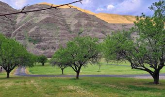 16186 Snake River Rd, Asotin, WA 99402