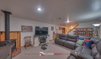 6 Bear Creek Rd, Cody, WY 82414