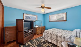 871 S Chatham Ave, Addison, IL 60101