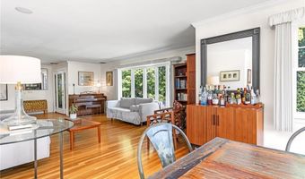 94 Greening Ln, Cranston, RI 02920