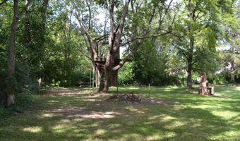 409 E. Elm St, Albion, IL 62806