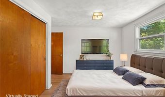 4 Reed Pl, East Greenwich, RI 02818