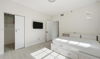 3255 NE 184th St 12210, Aventura, FL 33160