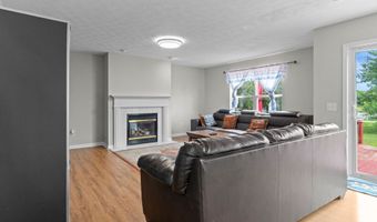 6951 Governors Pointe Blvd, Indianapolis, IN 46217