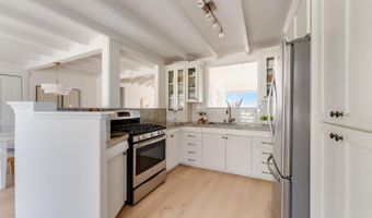 221 Highland Dr, Aptos, CA 95003
