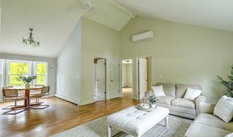 278 Sowams Rd, Barrington, RI 02806