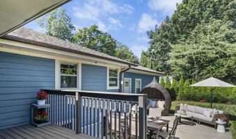 10 Roxbury Rd, Madison, WI 53704