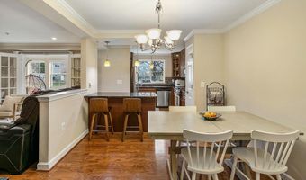 4193 S FOUR MILE RUN Dr 202, Arlington, VA 22204