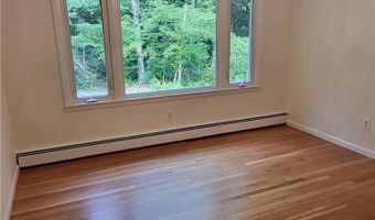 72 Blueberry Dr, East Greenwich, RI 02818