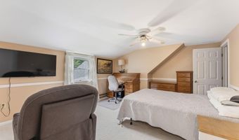 2 Cortland Cir, Bangor, ME 04401