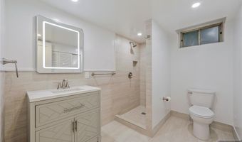 21 E Central Ave, Bergenfield, NJ 07621