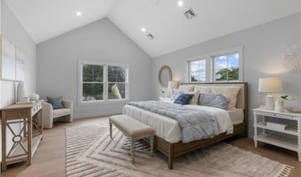 24 Perry Ave, Middletown, RI 02842