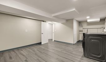 8730 EWING Dr, Bethesda, MD 20817