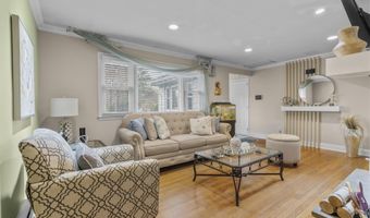 75 Linda Dr, Bridgeport, CT 06606