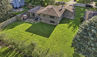 915 Carriage Dr, Algonquin, IL 60102