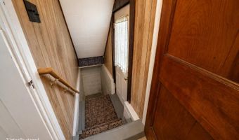 744 Hammond St, Bangor, ME 04401