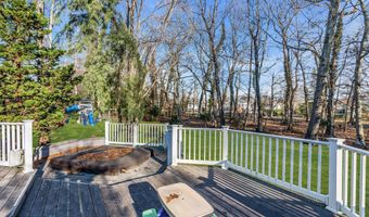 26 Bruns Rd, Allenhurst, NJ 07711