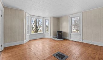 186 N Main St, Bakersfield, VT 05441