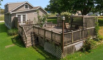 37 Reservoir Rd, Middletown, RI 02842