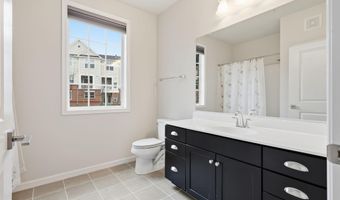 43032 STUARTS GLEN Ter 102, Ashburn, VA 20148