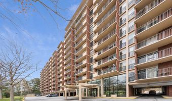 1300 ARMY NAVY Dr #625, Arlington, VA 22202