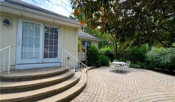 39 Wickendon Ct, Amherst, NY 14221