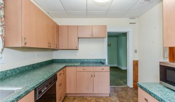 15 Kent Pl, Cranston, RI 02905